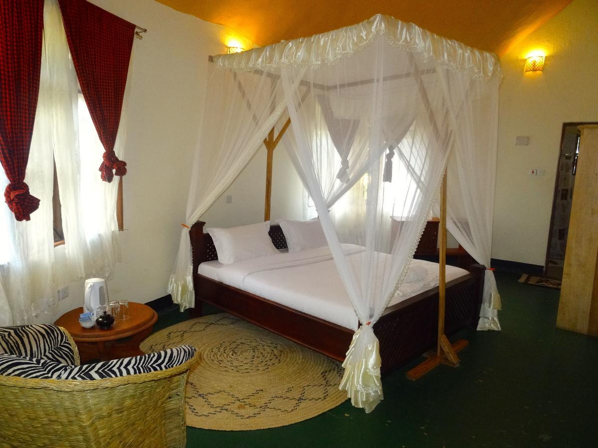 The Vijiji Center Lodge & Safari Arusha Exterior photo